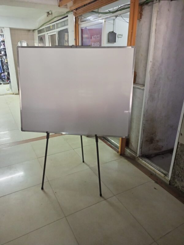 Heavy Duty Tripod Stand - Image 15