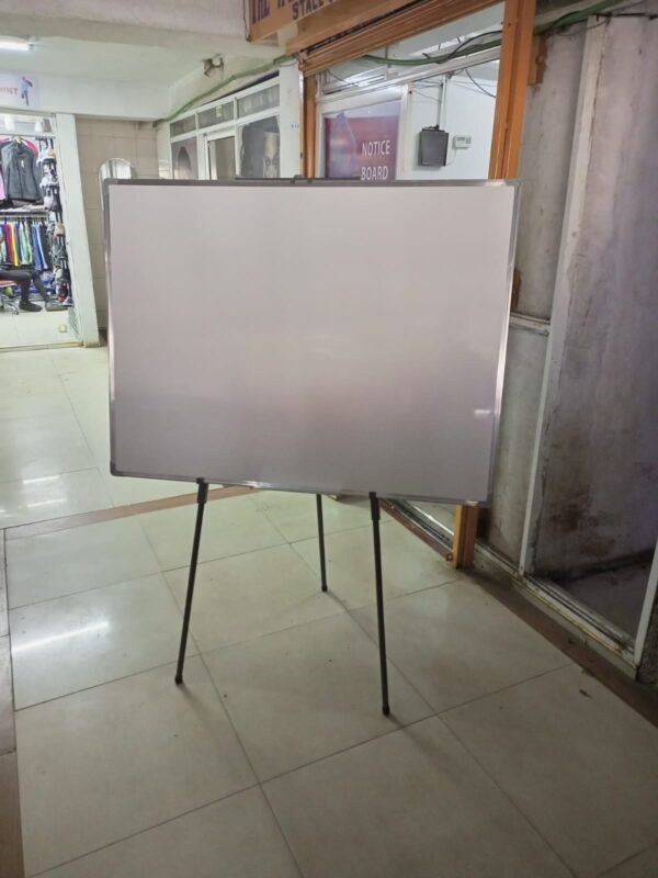 Heavy Duty Tripod Stand - Image 14