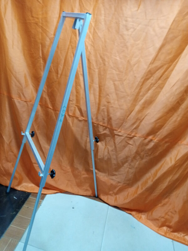 Heavy Duty Tripod Stand - Image 7