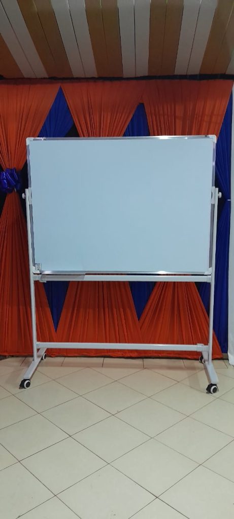 Portable Single-sided White Board 120cm x 90cm (4ft x 3ft)
