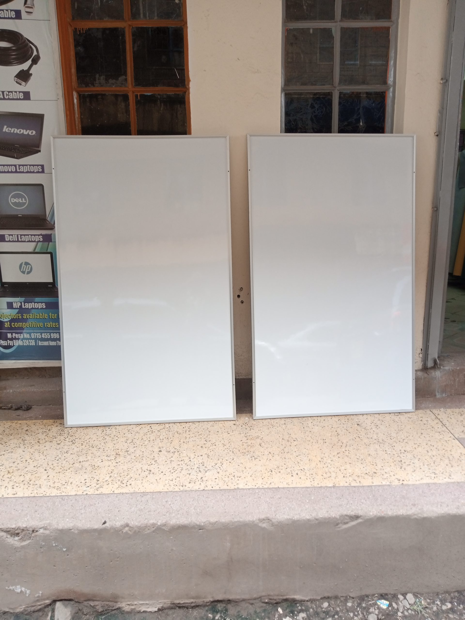 Heavy Duty White Board 120cm x 90cm (4ft x 3ft) Heavy Duty White Board 120cm x 90cm (4ft x 3ft)
