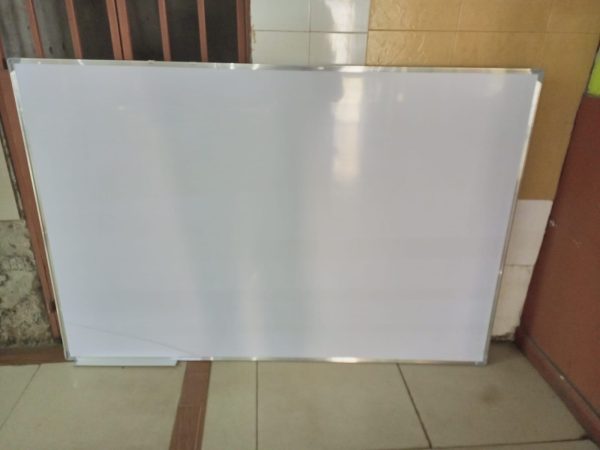 Dry Erase Magnetic White Board 180cm x 120cm (6ft x 4ft) - Image 4