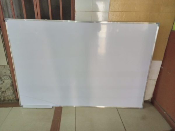 Dry Erase Magnetic White Board 180cm x 120cm (6ft x 4ft) - Image 3