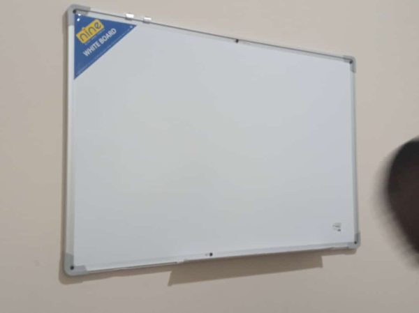 Magnetic  White Board 120cm x 90cm (4ft x 3ft) - Image 5