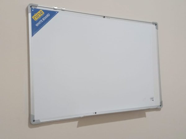 Magnetic  White Board 120cm x 90cm (4ft x 3ft) - Image 3