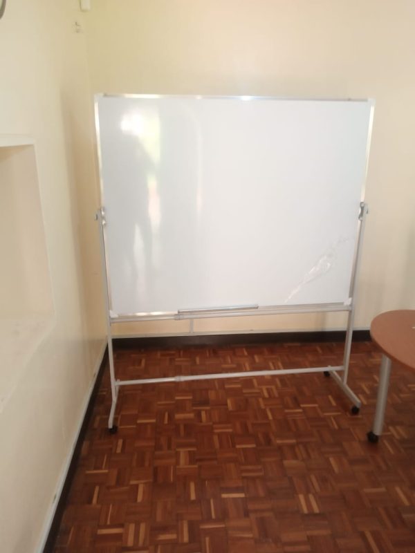 Portable Single-sided White Board 150cm x 120cm (5ft x 4ft) - Image 5