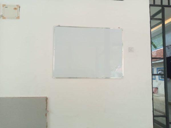Magnetic White Board  For Office / Home / School 120cm x 90cm (4ft x 3ft) - Image 4