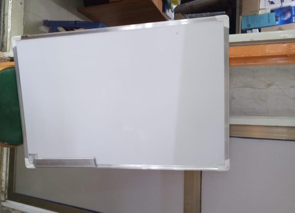 Imported White Board 90cm x 60cm (3ft x 2ft) - Image 3