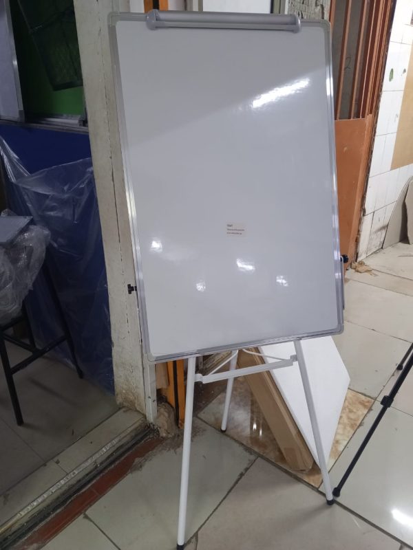 Imported Flipchart Stand 90cm x 60cm - Image 3