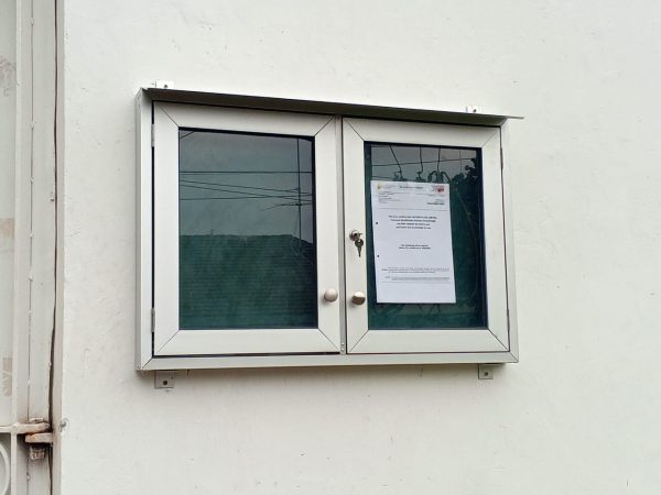 Glass Sliding Noticeboard 90cm x 60cm with Open Doors Design - Image 6