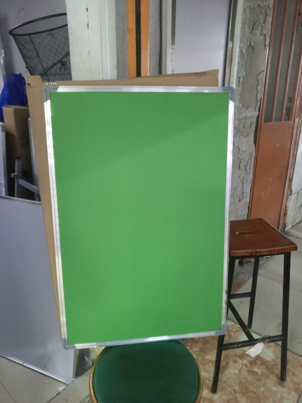 Imported Noticeboard 900mm x 600mm (3ft x 2ft) - Image 3